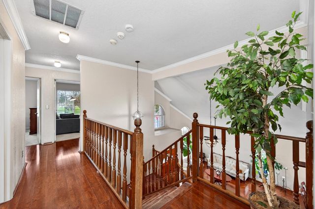 9512 Hutton Dr, Elk Grove, CA 95758