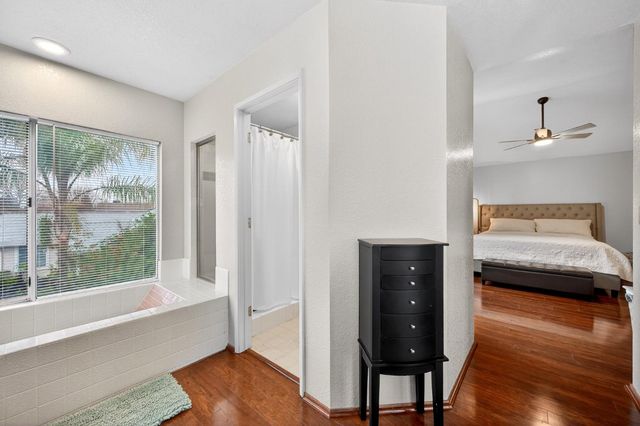 9512 Hutton Dr, Elk Grove, CA 95758