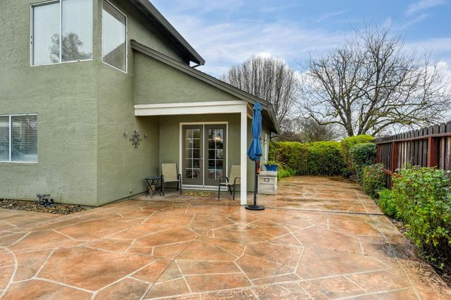 9512 Hutton Dr, Elk Grove, CA 95758