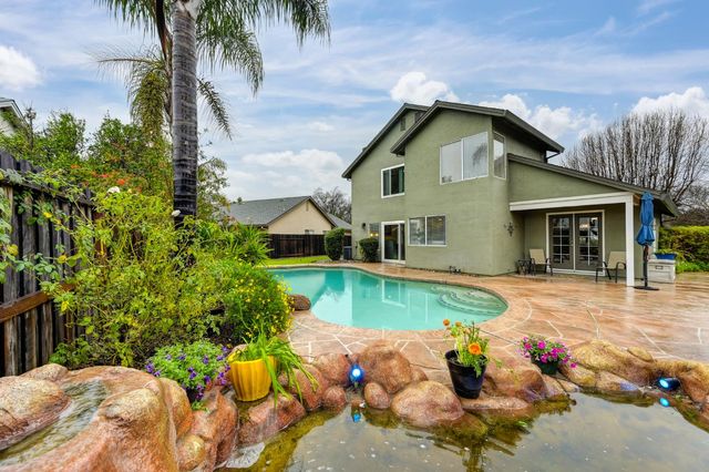 9512 Hutton Dr, Elk Grove, CA 95758