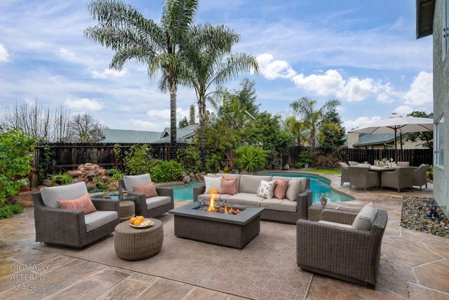 9512 Hutton Dr, Elk Grove, CA 95758