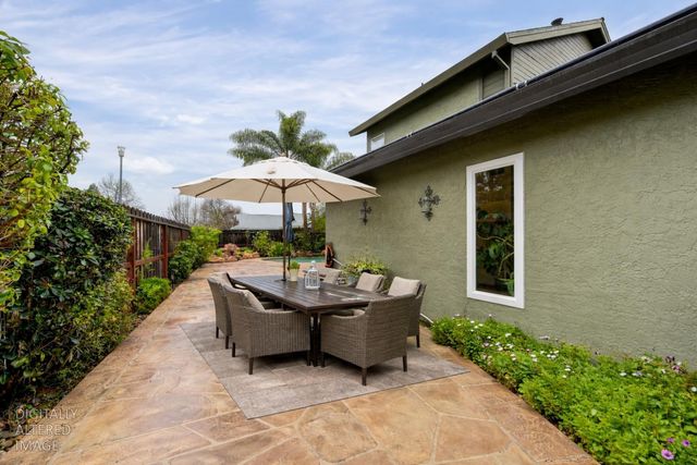 9512 Hutton Dr, Elk Grove, CA 95758