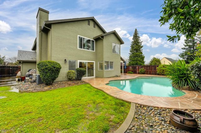 9512 Hutton Dr, Elk Grove, CA 95758