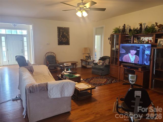 1638 Bess Town Road, Bessemer City, NC 28016