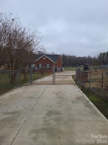 1638 Bess Town Road, Bessemer City, NC 28016