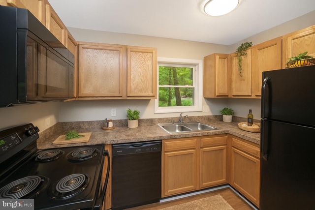 206 STRATFORD CIR, Locust Grove, VA 22508