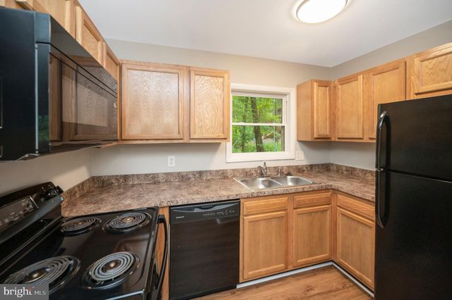 206 STRATFORD CIR, Locust Grove, VA 22508