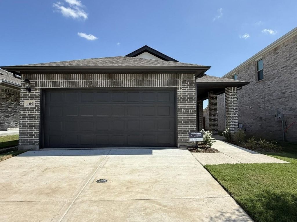 109 Greenbriar Drive, Princeton, TX 75071