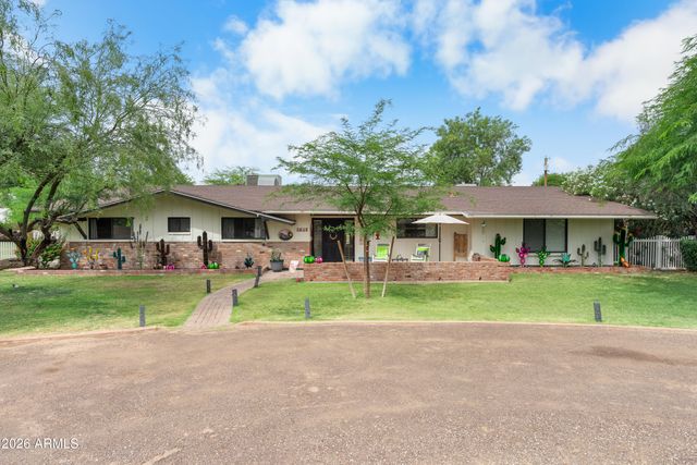 7026 E SUNNYSIDE Drive, Scottsdale, AZ 85254