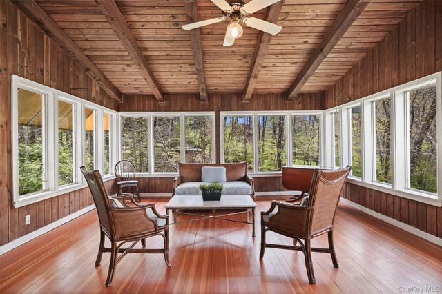 112 Parkview Road N, Pound Ridge, NY 10576