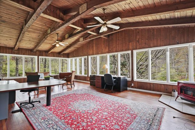 112 Parkview Road N, Pound Ridge, NY 10576