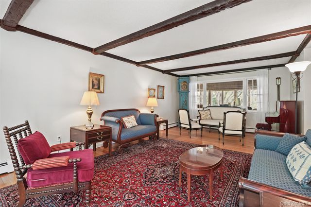 112 Parkview Road N, Pound Ridge, NY 10576