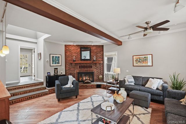 112 Parkview Road N, Pound Ridge, NY 10576