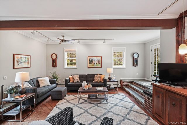 112 Parkview Road N, Pound Ridge, NY 10576