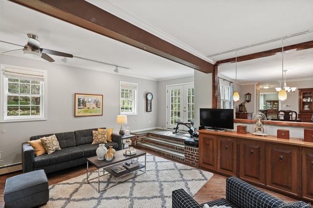 112 Parkview Road N, Pound Ridge, NY 10576
