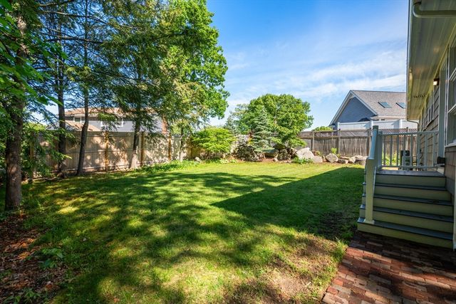 8 Everett St, Wakefield, MA 01880