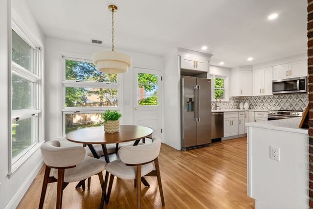 8 Everett St, Wakefield, MA 01880