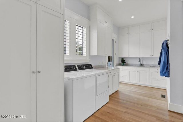 2322 Scotts Hill Loop Road, Wilmington, NC 28411