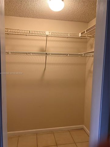 8101 SW 24th Ct 406, Davie, FL 33324