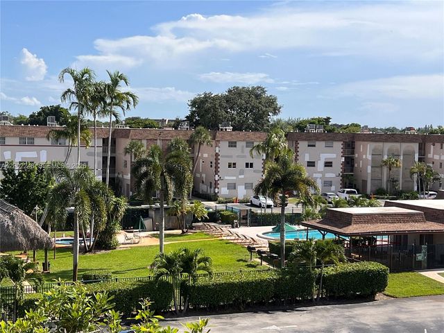 8101 SW 24th Ct 406, Davie, FL 33324