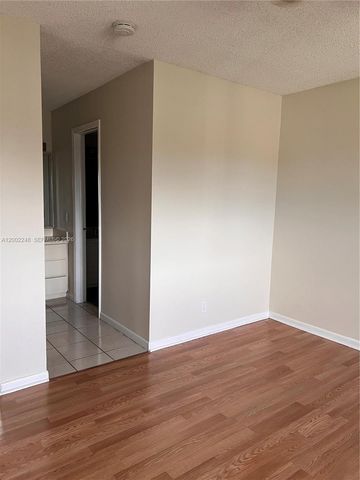 8101 SW 24th Ct 406, Davie, FL 33324