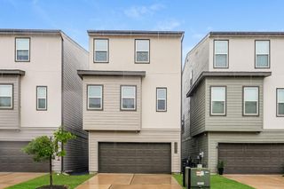 18624 Whimsic Alley, Shenandoah, TX 77385