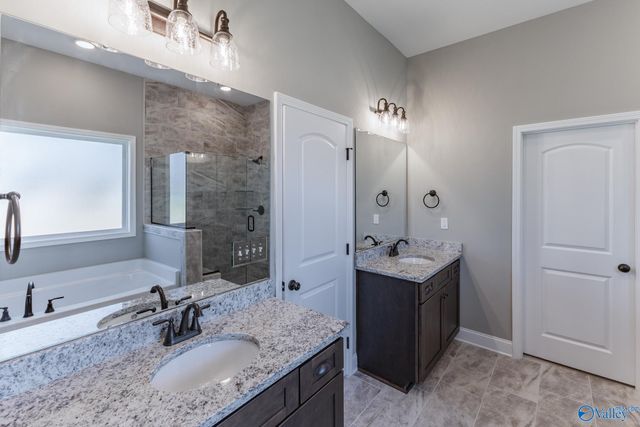 12566 Spyglass Lane, Athens, AL 35613
