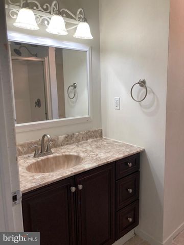 21 BUCKINGHAM DR, Southampton, NJ 08088