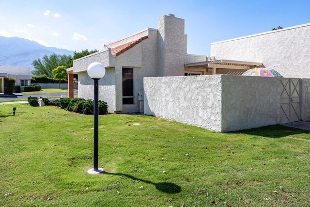 1527 Spyglass Plaza, Palm Springs, CA 92264