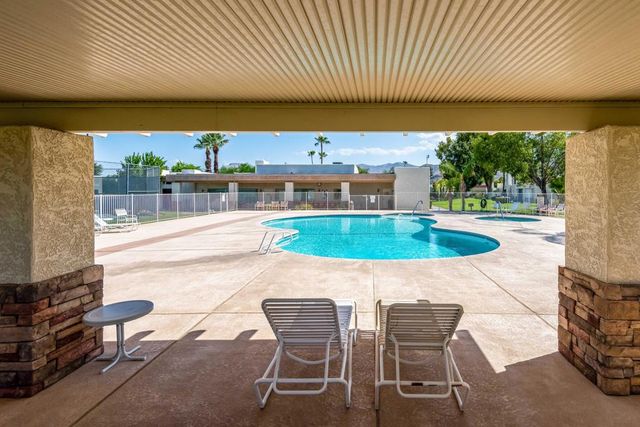 1527 Spyglass Plaza, Palm Springs, CA 92264
