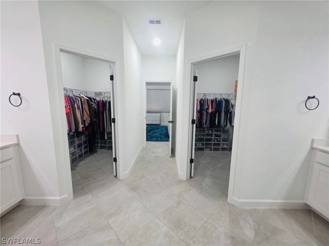 9230 Aqua Overlook CT, Lehigh Acres, FL 33936