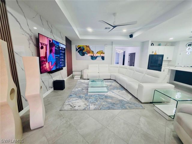 9230 Aqua Overlook CT, Lehigh Acres, FL 33936