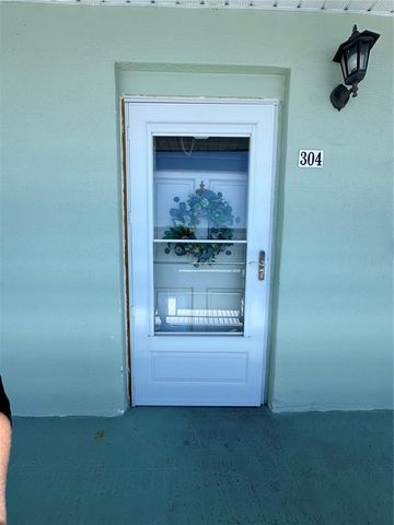 5935 30TH AVENUE S 304, Gulfport, FL 33707