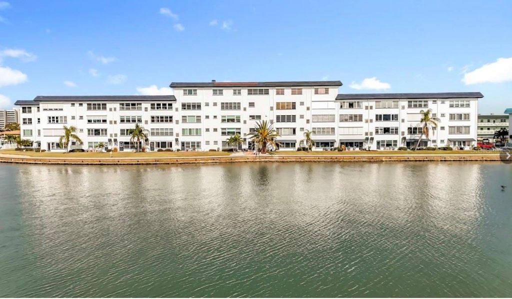 5935 30TH AVENUE S 304, Gulfport, FL 33707