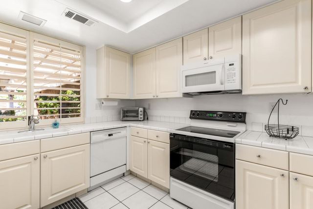 112 Giralda Circle, Palm Desert, CA 92260