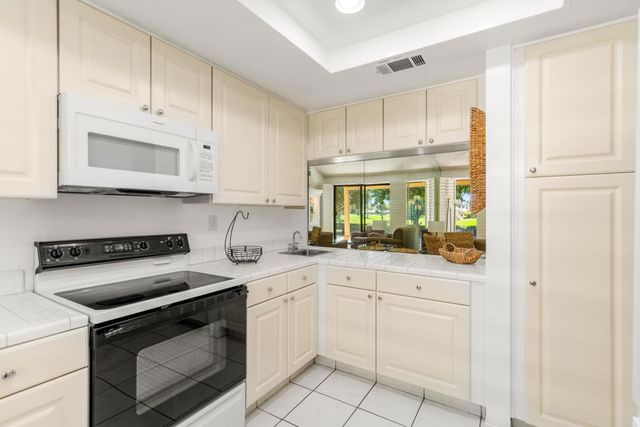 112 Giralda Circle, Palm Desert, CA 92260