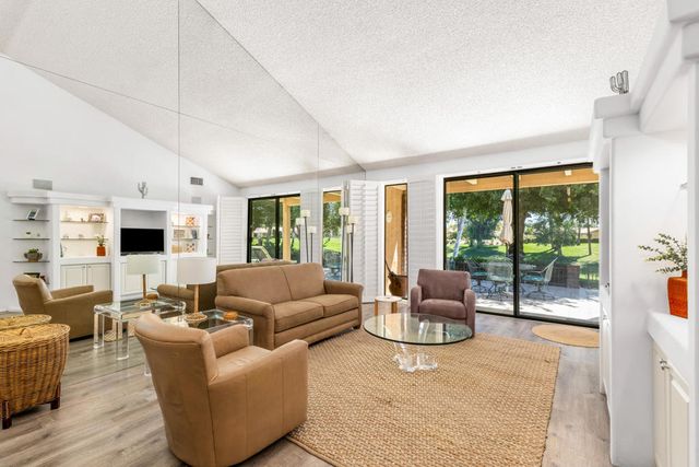 112 Giralda Circle, Palm Desert, CA 92260