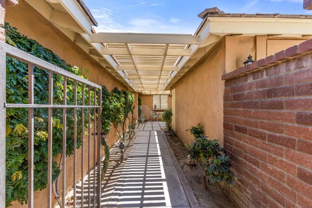 112 Giralda Circle, Palm Desert, CA 92260