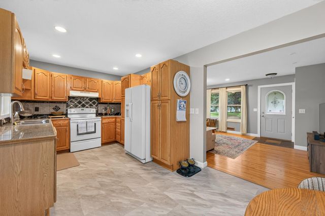 11461 Heather Street NW, Coon Rapids, MN 55433