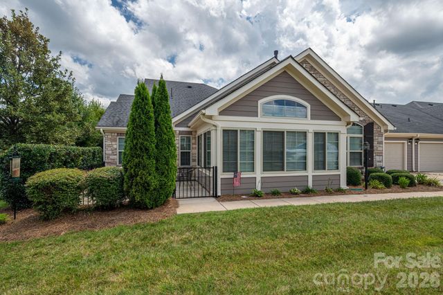 2360 Villa Oaks Court, Gastonia, NC 28056
