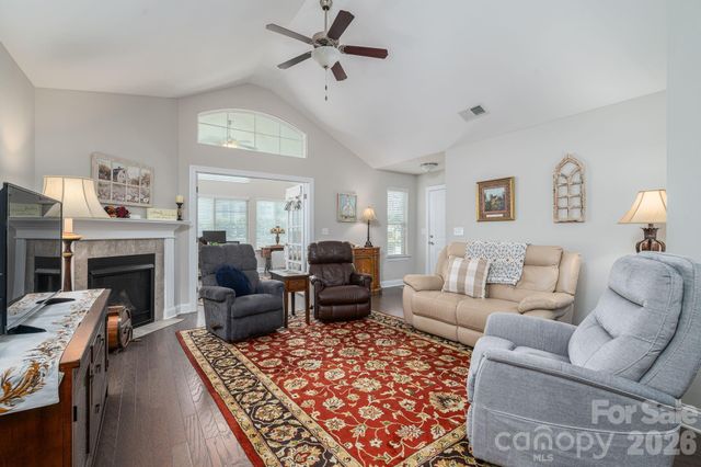 2360 Villa Oaks Court, Gastonia, NC 28056