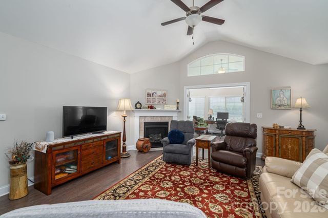 2360 Villa Oaks Court, Gastonia, NC 28056