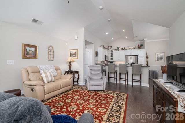 2360 Villa Oaks Court, Gastonia, NC 28056