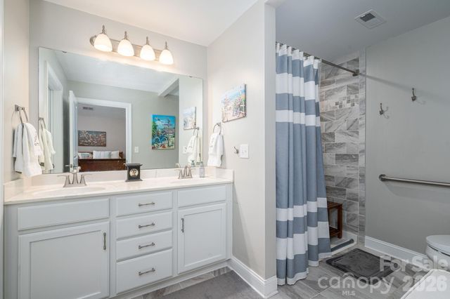 2360 Villa Oaks Court, Gastonia, NC 28056