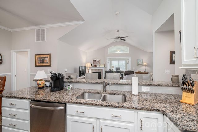2360 Villa Oaks Court, Gastonia, NC 28056