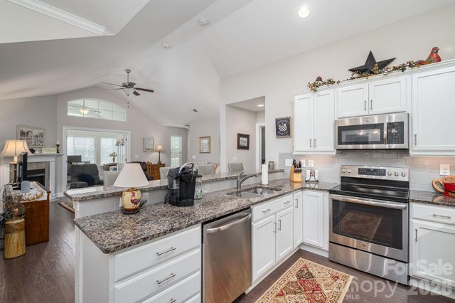 2360 Villa Oaks Court, Gastonia, NC 28056