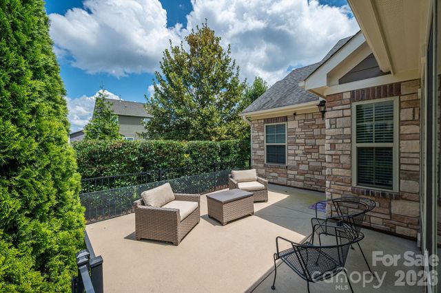 2360 Villa Oaks Court, Gastonia, NC 28056