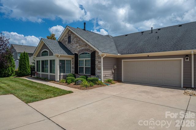 2360 Villa Oaks Court, Gastonia, NC 28056