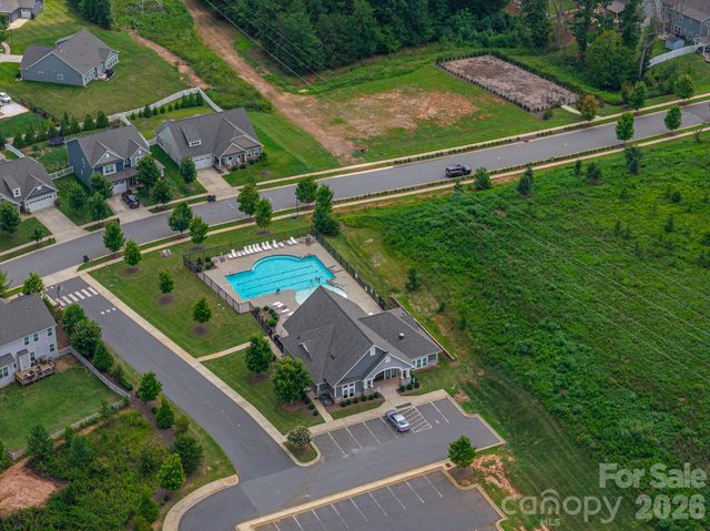 2360 Villa Oaks Court, Gastonia, NC 28056