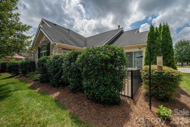 2360 Villa Oaks Court, Gastonia, NC 28056